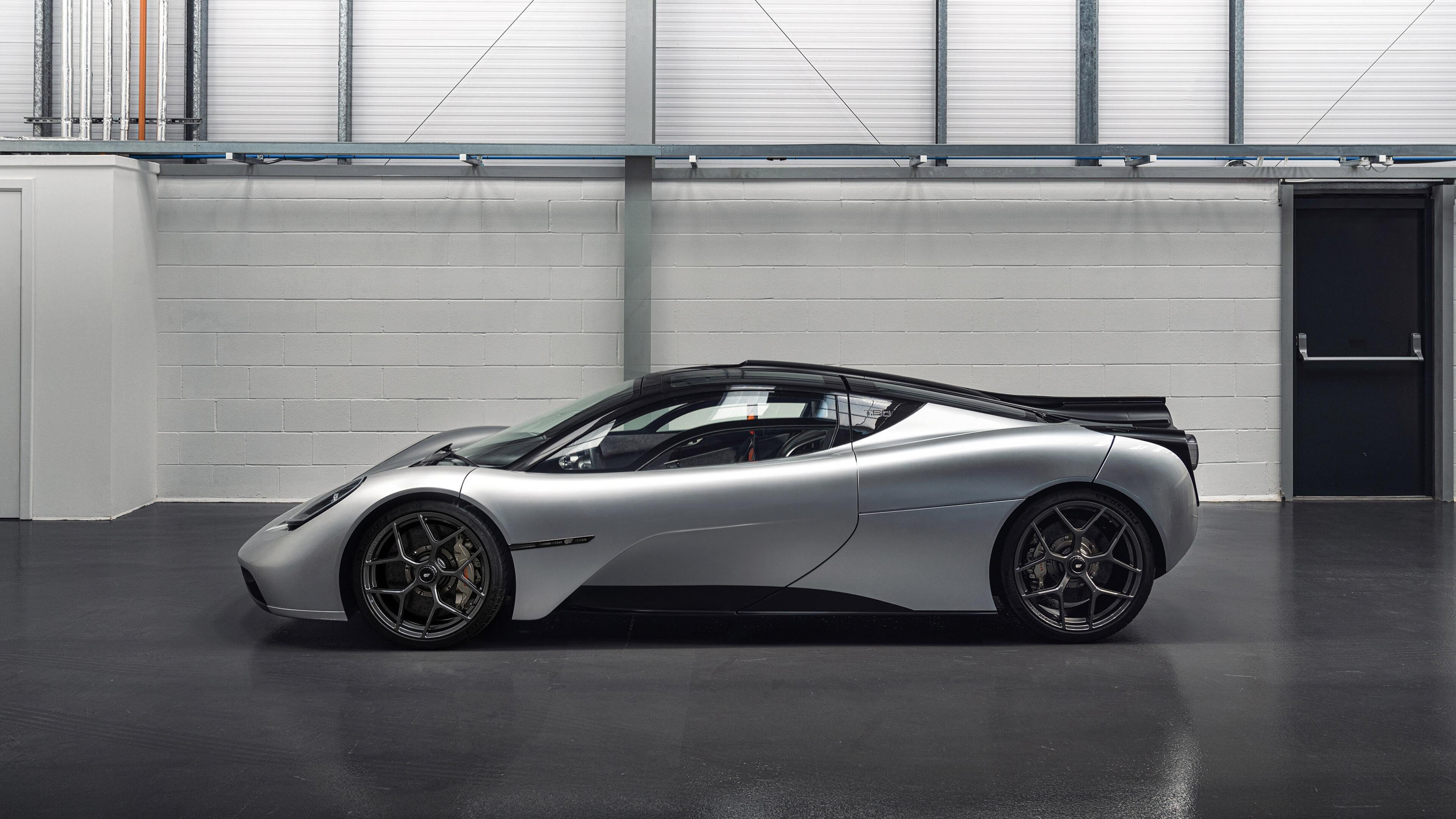 新疆男篮发挥整体篮球理念构建团队优势，新疆篮球队的