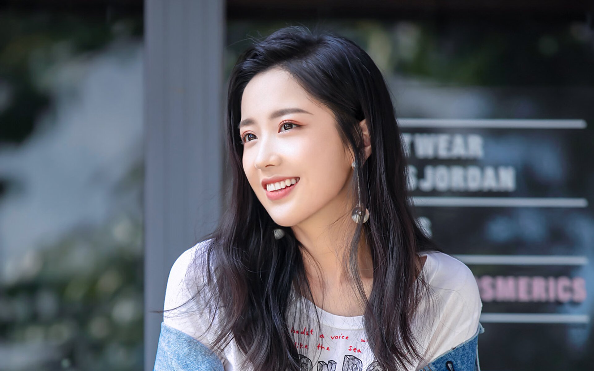 波兰队未来规划：如何结合国内外经验，为球员创造更多成长机会